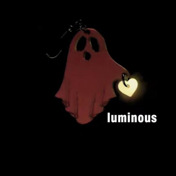 HALLOWEEN Luminous Acrylic Ghost Dangle Earrings w/ Pink Heart - Picture 5 of 11